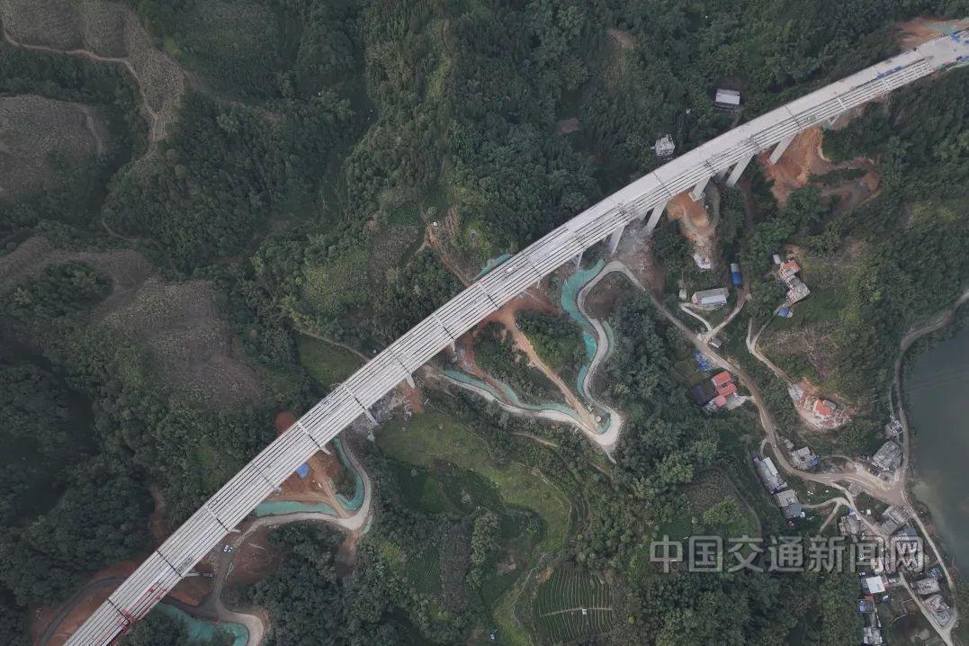 中交路建投资建设的全州至容县公路(平乐至昭平段)位于广西桂林市平乐