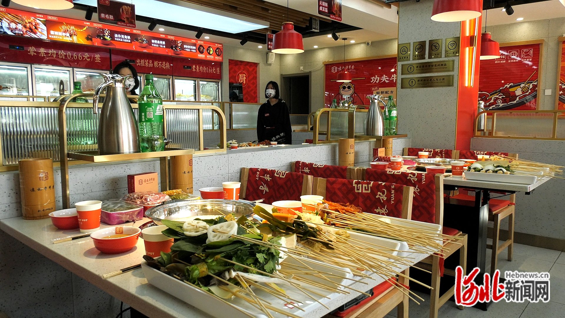 饭店为环卫工人准备的饭菜.(康保县委宣传部供图)