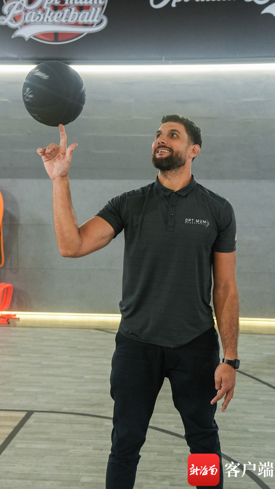 美国篮球教练亚历克斯:把快乐篮球带给海南的孩子| 新海南年终策划