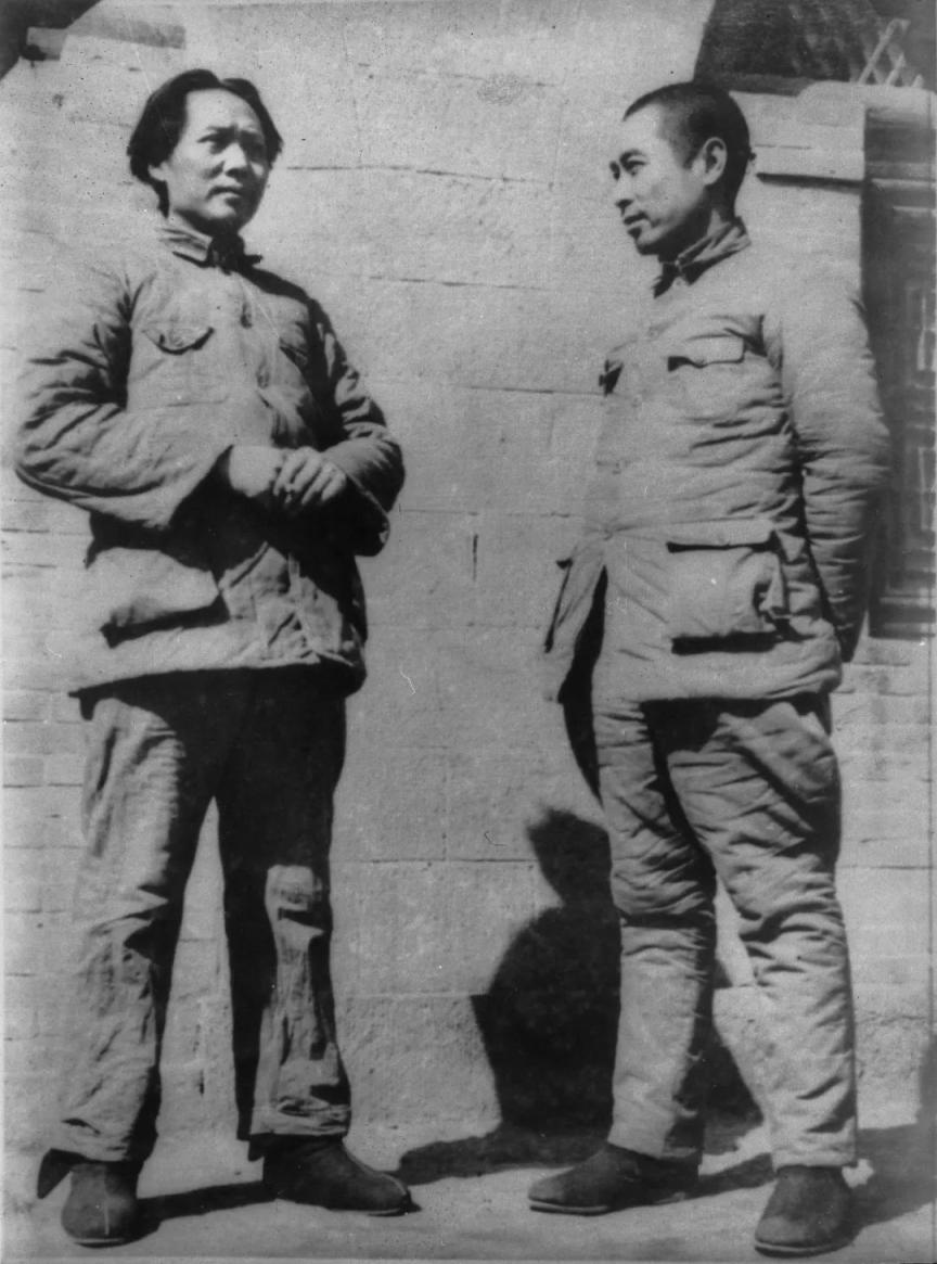 ▲1936年，毛泽东和周恩来在陕北。