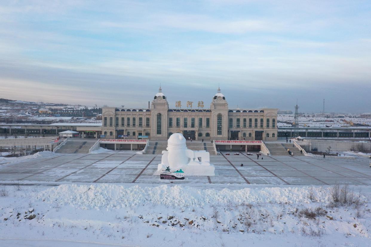 新华社记者 石枫 摄↑这是12月24日在黑龙江省漠河市北极镇拍摄的北极