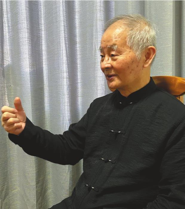 齐育文在接受本报记者采访.本报记者 朱忠鹤 摄