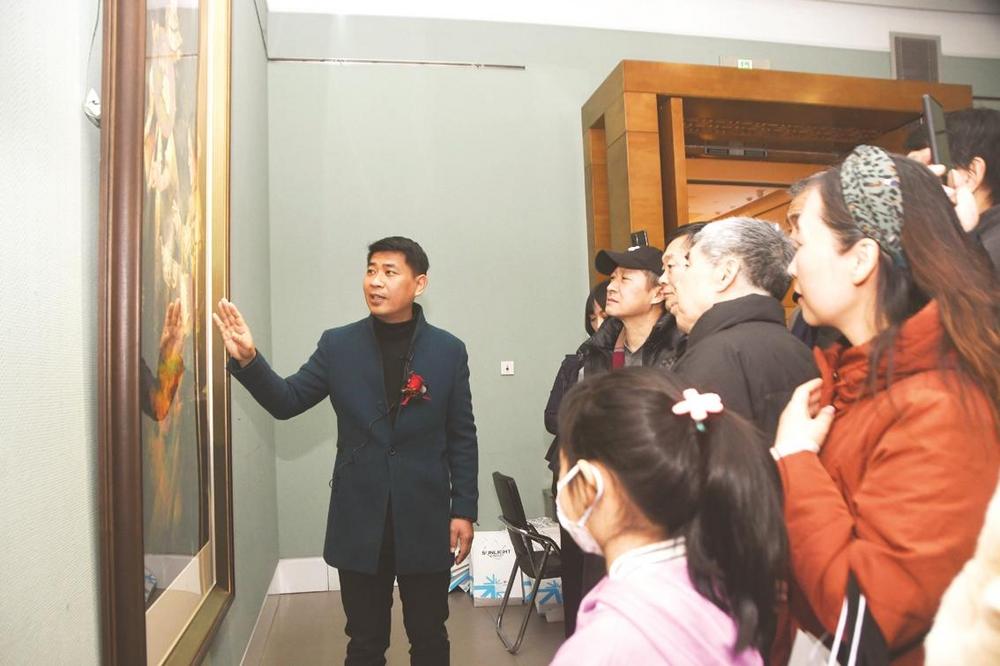 黄华兆 作《壮族姑娘》  黄华兆 作本报讯(韩梅)邯郸的冬日如同水适