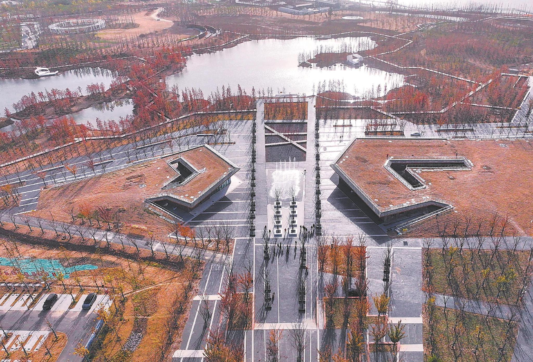 淮南市谢家集区春申湖湿地生态公园。这里曾是采煤沉陷区。本报记者 李 博 摄