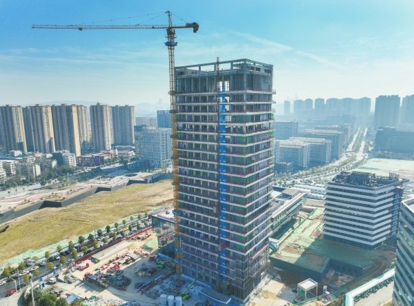 12月25日，湖南湘江新区，正在建设中的同有科技存储系统及SSD研发智能制造基地。 华声在线全媒体记者 傅聪 摄