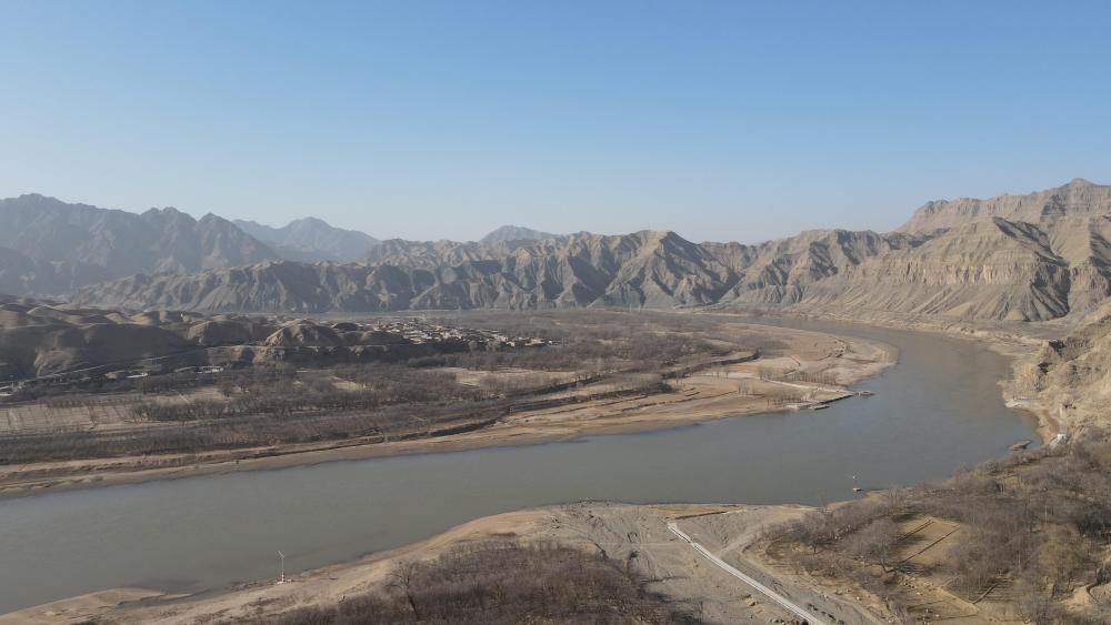 宁夏中卫市南长滩村及周边风光(无人机照片,2023年12月8日摄).