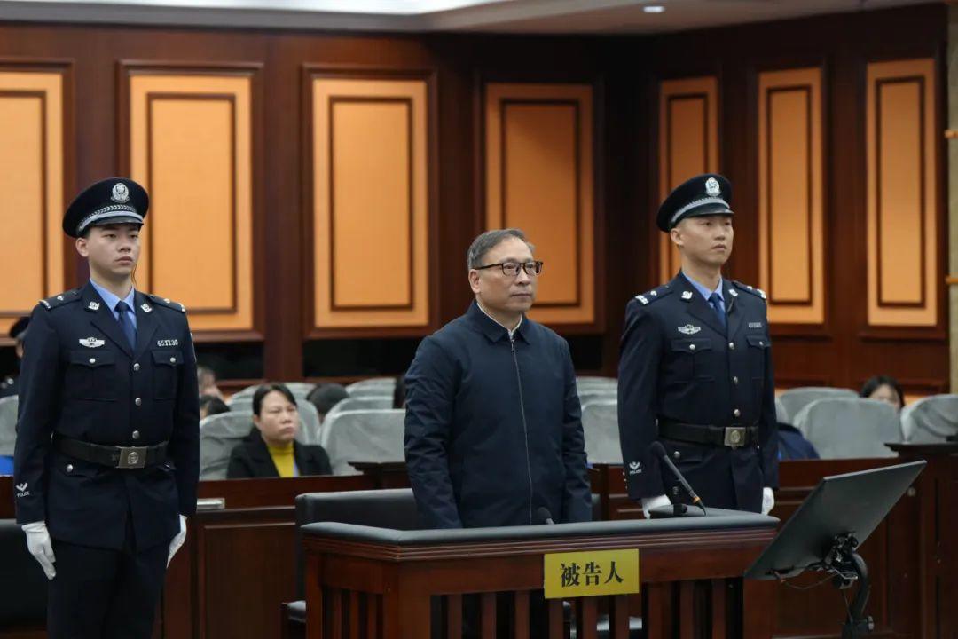 广州市委常委,副市长,广州市委副书记,政法委书记,中山市委书记,深圳