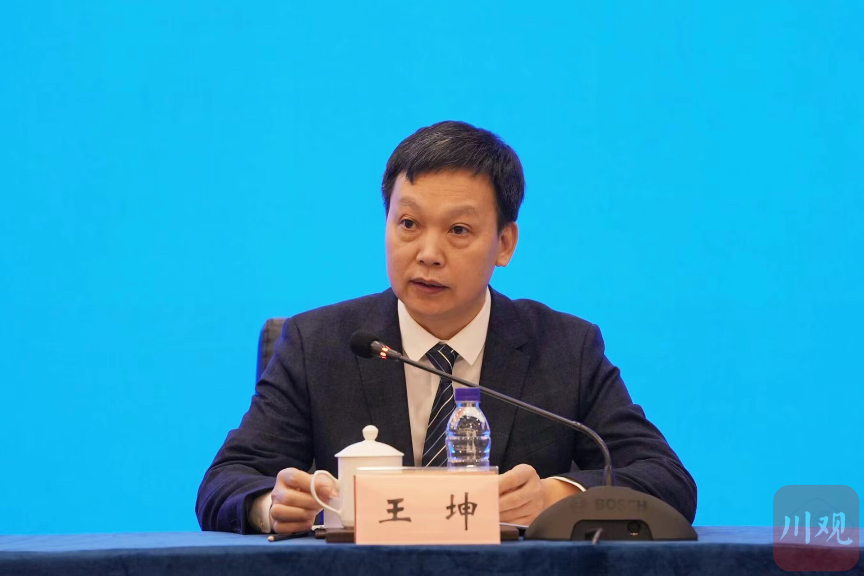 泸州市民政局局长王坤回答记者提问