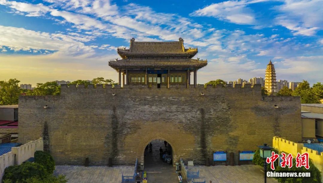 图为定州市南城门.白永民 摄