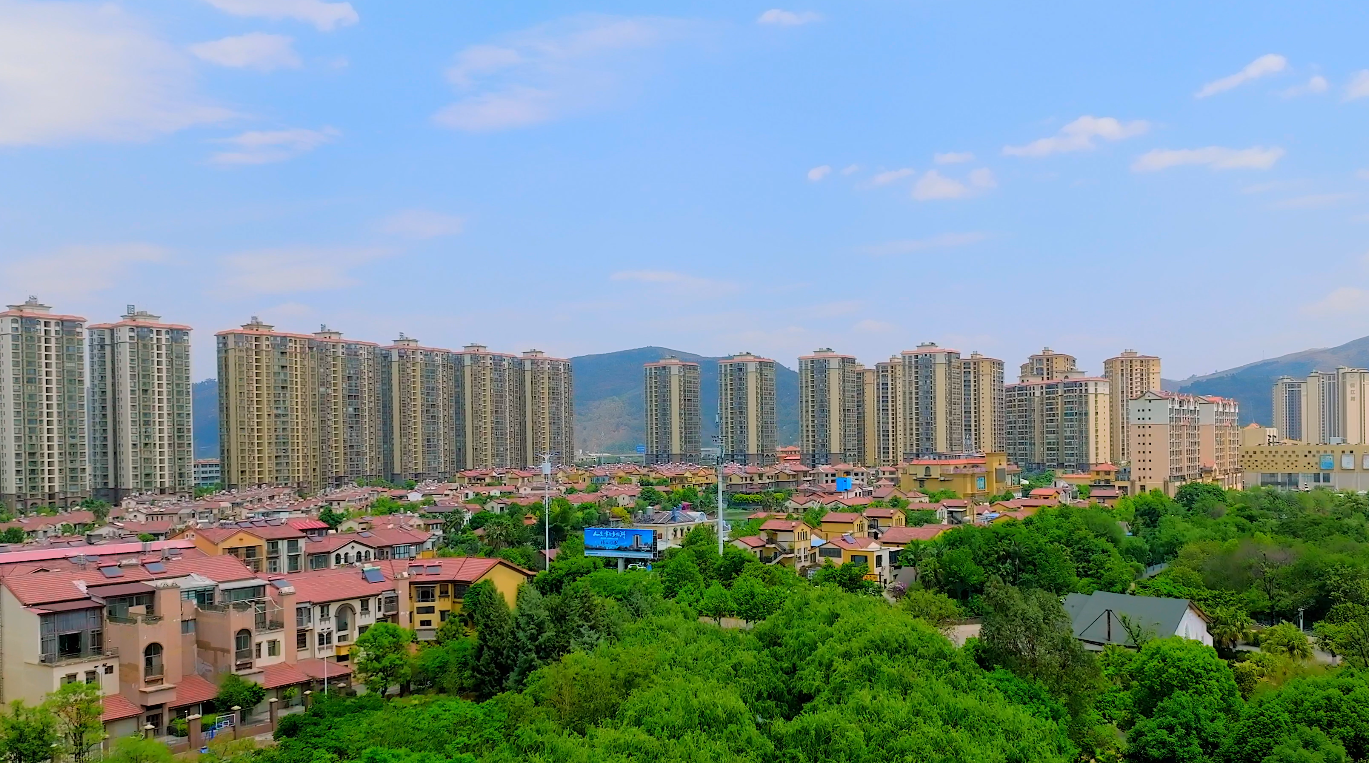 图为:宜良县城一角