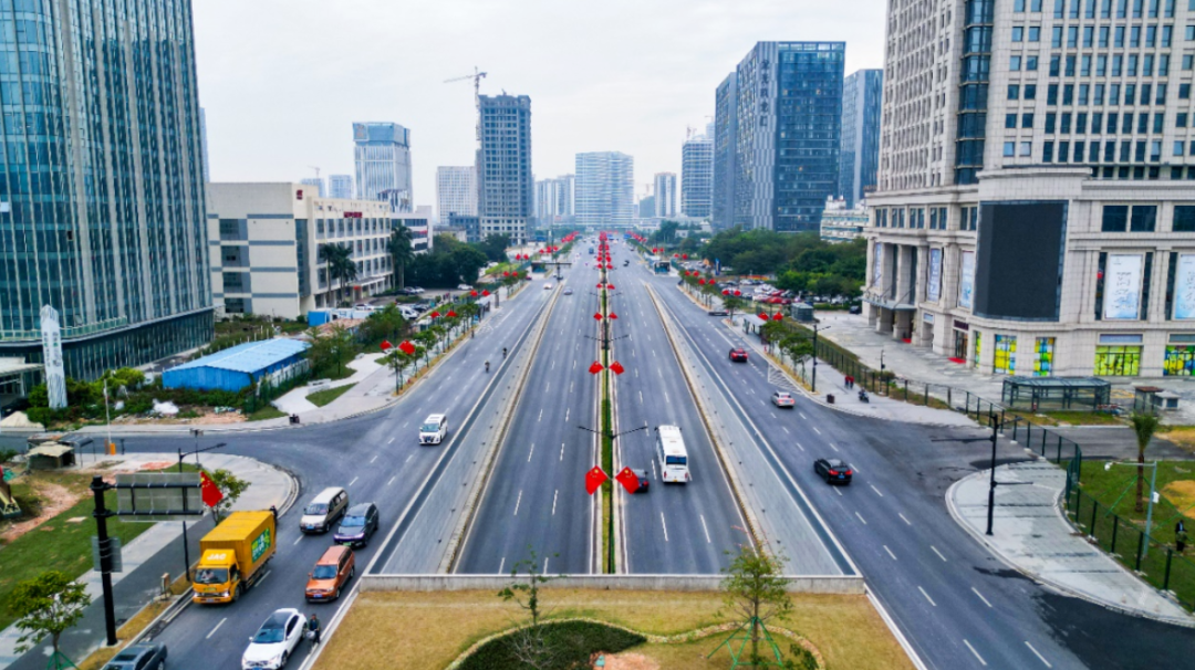 伴随两条道路的通车,南湾大道沿线8座人行地下通道,情侣南路沿线7座