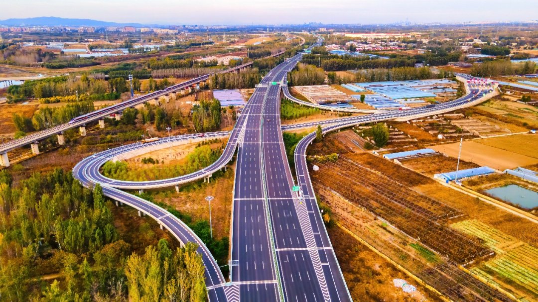 京雄高速今日全线贯通,北京至雄安新区实现1小时内通达|北京市_新浪