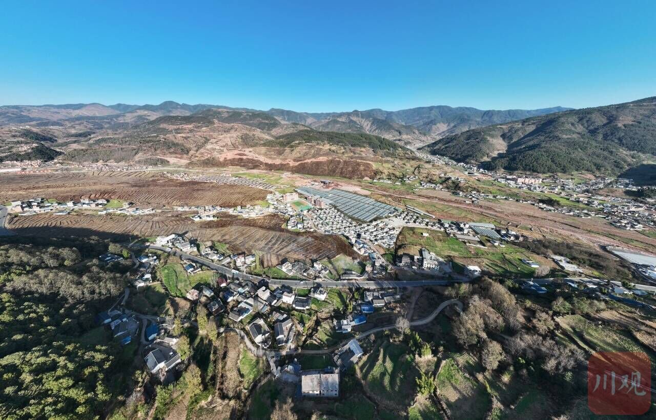 普格县螺髻山镇甲甲沟村.王云 摄
