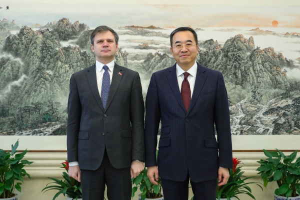 外交部条法司司长马新民同白俄罗斯外交部条法司司长举行国际法磋商