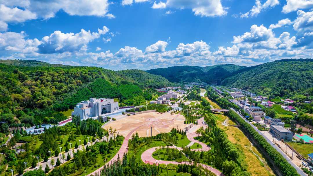 图为庆阳市华池县南梁红色小镇.刘永刚摄