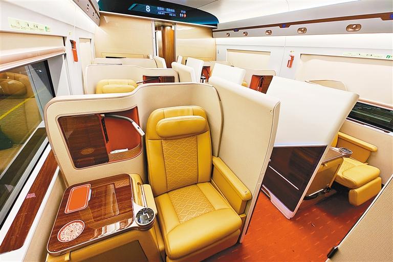 商务座车厢. (通讯员 唐振江 摄)