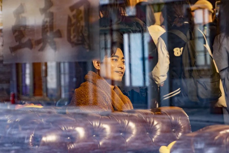 《繁花》里的上海太过繁华?导演这样说!