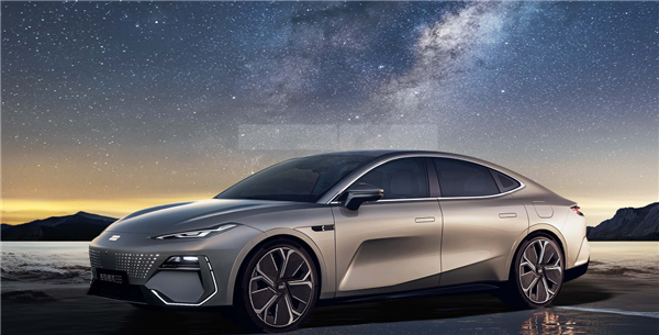 2023年中国自主品牌共推出94款新能源新车，是合资品牌的 13 倍