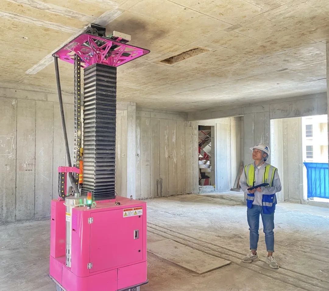 博智林混凝土天花打磨机器人现场作业