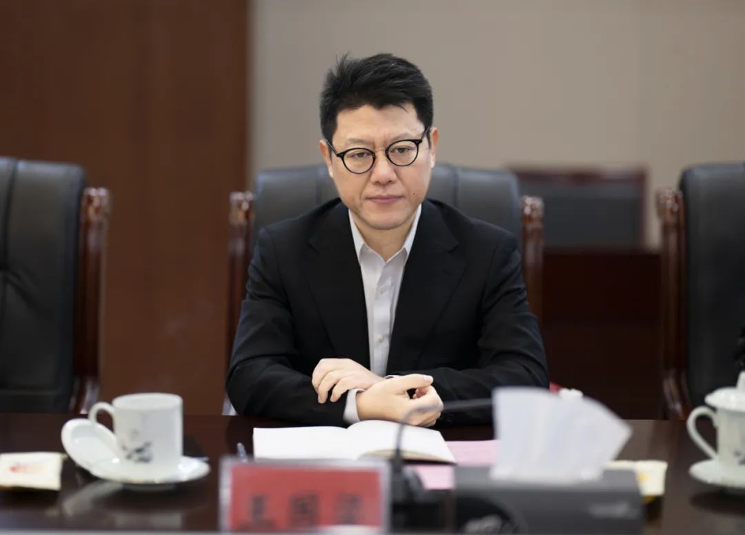 随后,宋飞雄市长介绍了丹阳市的经济社会发展情况,并代表市委,市政府