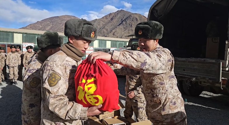 这些天,阿里军分区某边防团尼亚格祖边防连的官兵也收到了来自北京