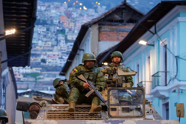 当地时间2024年1月9日，厄瓜多尔基多，暴力事件不断升级，军方高度警戒。图/IC photo