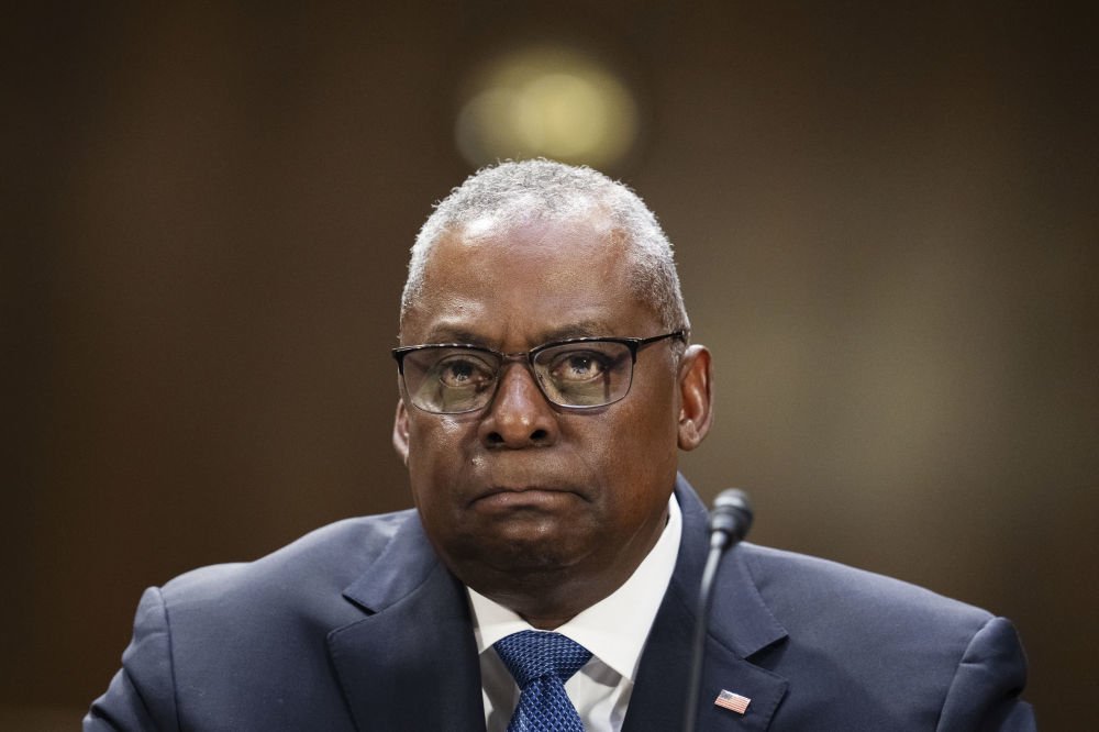 这是2023年10月31日,在美国首都华盛顿,国防部长奥斯汀出席国会听证会