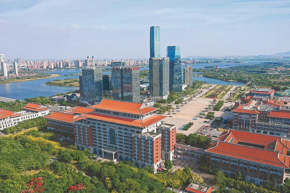 集美新城景观   施辰静 摄四川大学华西厦门医院全面投入运行.