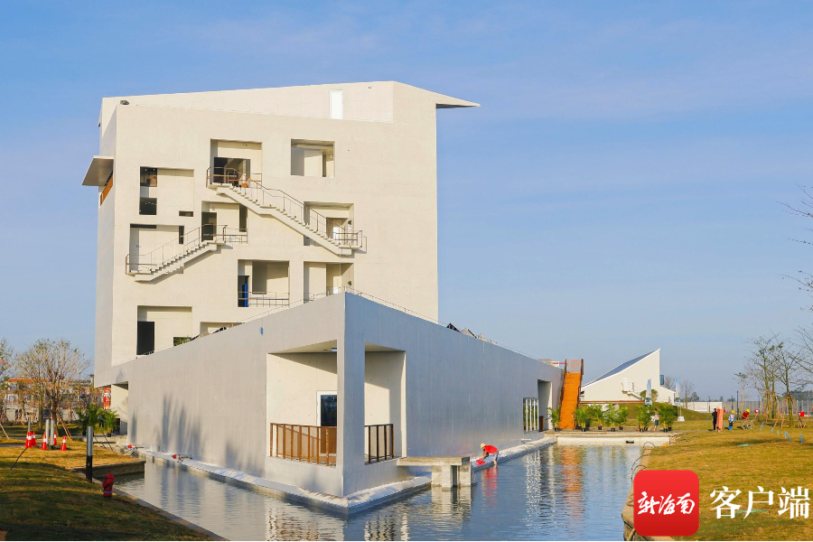 莺歌踏浪驿站服务中心.海南控股供图