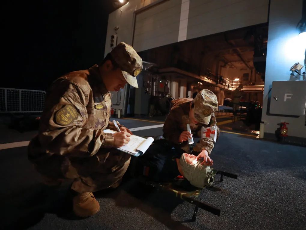 心电监护怎么开堪比大片！解放军海上卫勤演训现场画面公开!_https://www.jmylbn.com_新闻资讯_第18张