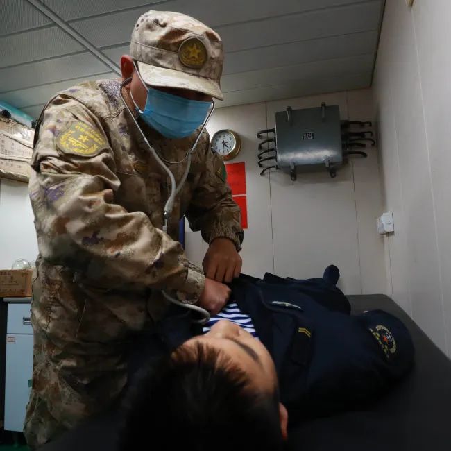 心电监护怎么开堪比大片！解放军海上卫勤演训现场画面公开!_https://www.jmylbn.com_新闻资讯_第15张