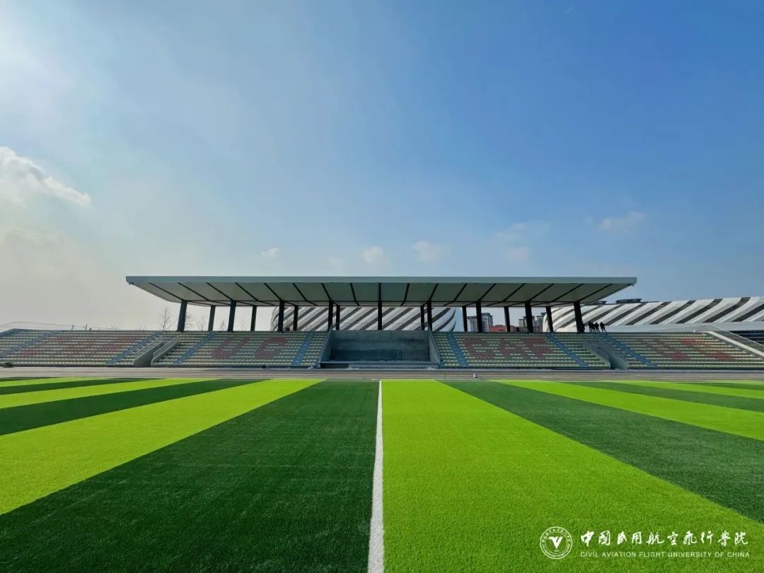 中国民用航空飞行学院天府校区第一阶段正式投入使用后师生们将在机务