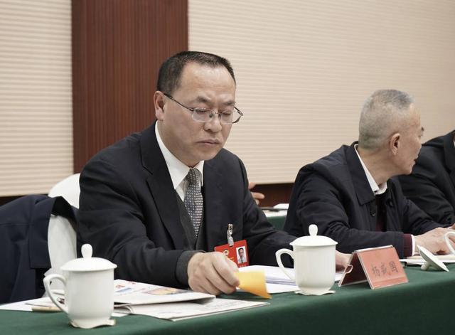 多位四川内江市政协委员联名提案:呼吁加强中小学校周边摊贩食品安全