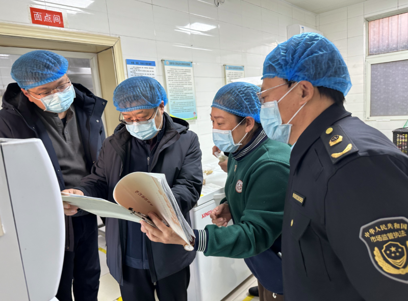 河南省许昌市魏都区副区长深入校园督导食品安全工作