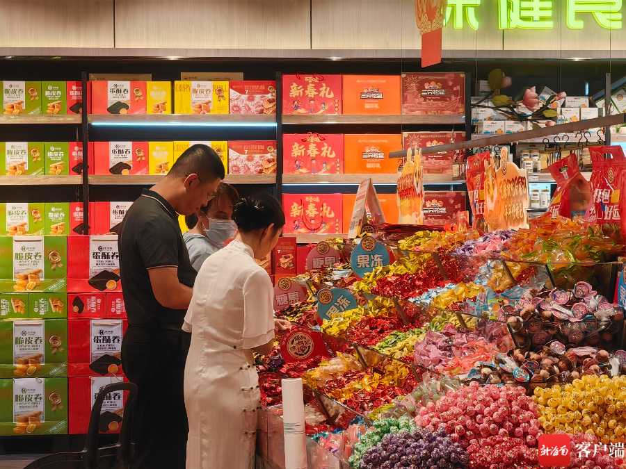 商场消费"年味儿"浓!记者探访2024三亚年货节"n"个商圈联动现场