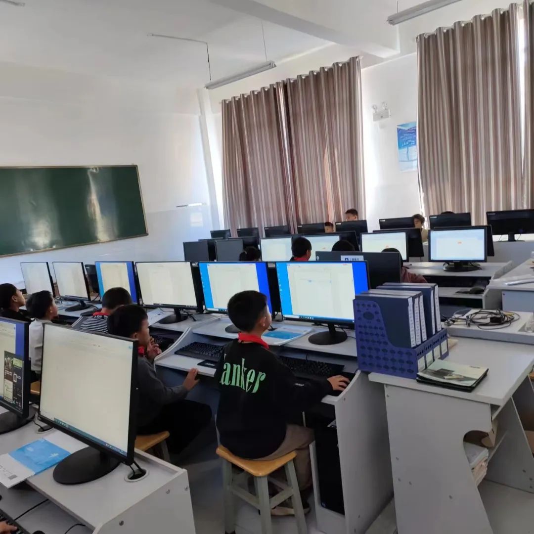 为乡村教育添砖加瓦 上海银行护航云南砚山学子成长|小学_新浪财经_新