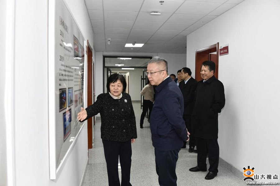 任友群到全国新文科教育研究中心、山东大学国家治理研究院走访调研|文科|山东大学_新浪新闻