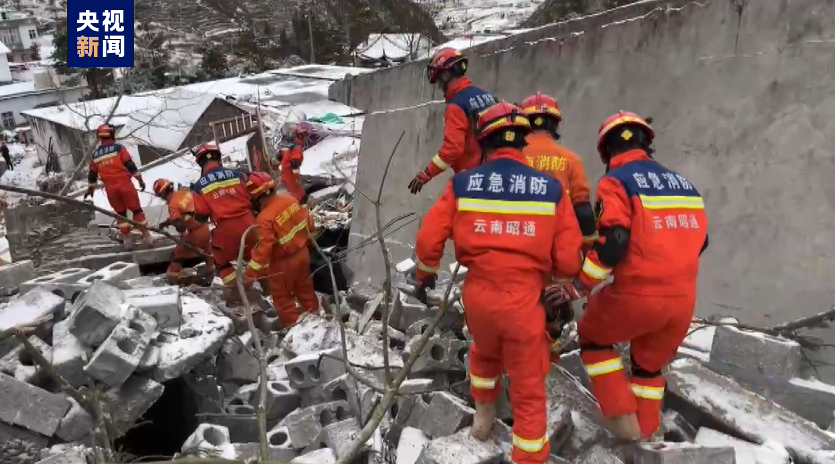 云南镇雄突发山体滑坡，18户44人被埋！云南省省长紧急赶赴现场……
