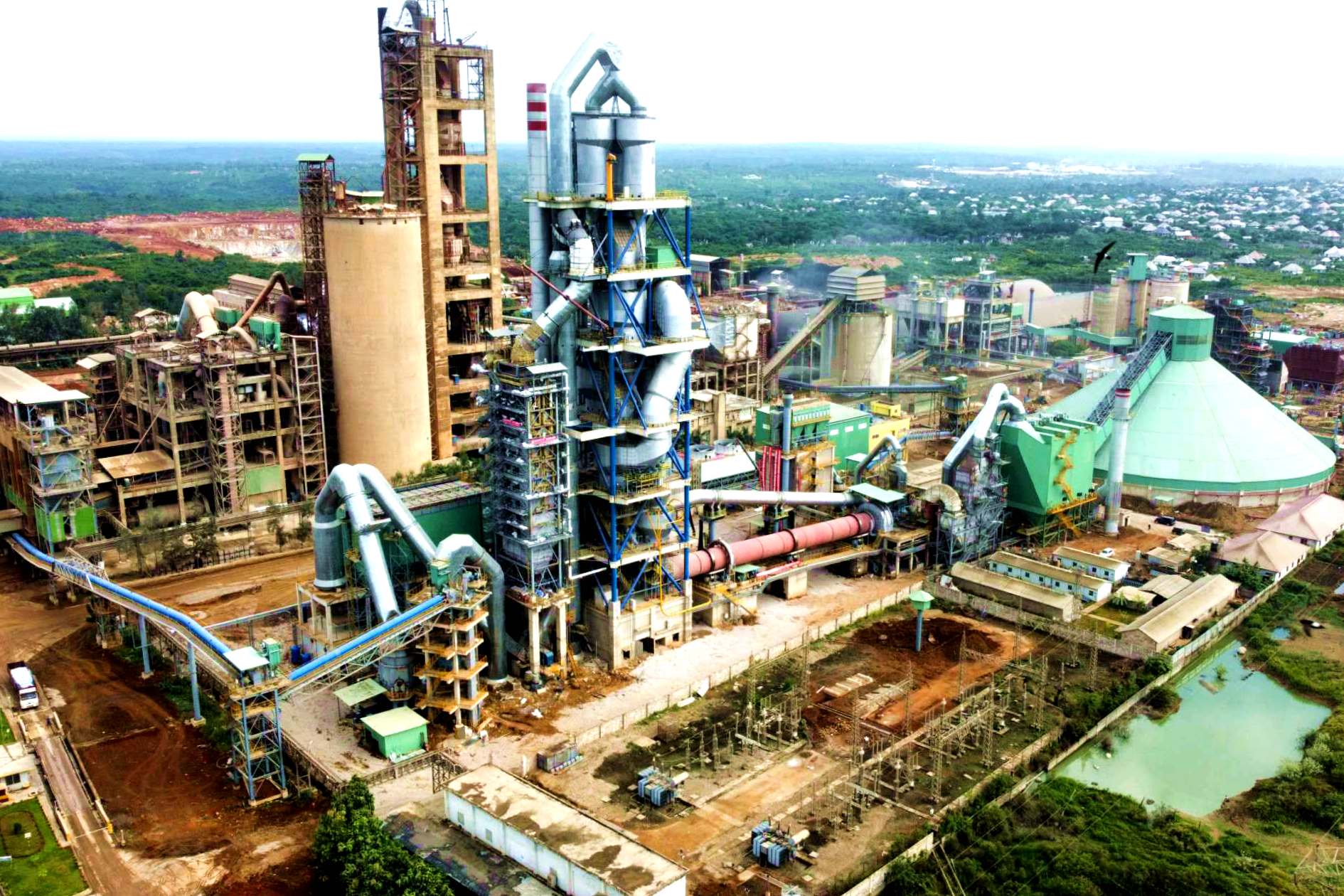 坦桑尼亚华新水泥厂二期项目点火投产