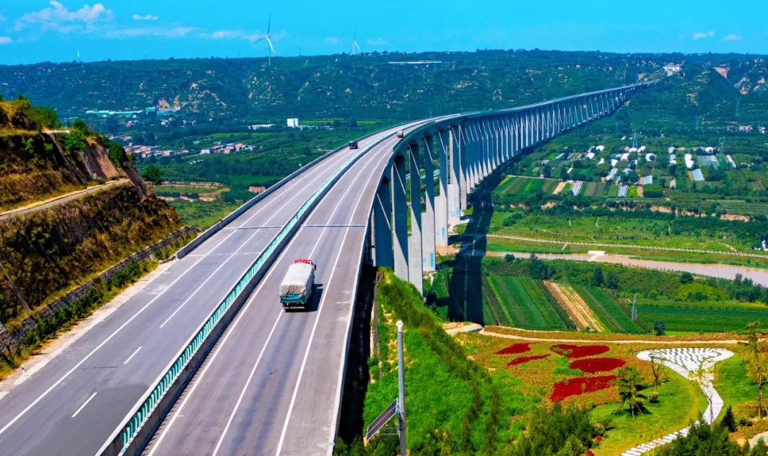 g310线南移项目被授予"公路交通优质工程奖"(又名"李春奖"),这是中国