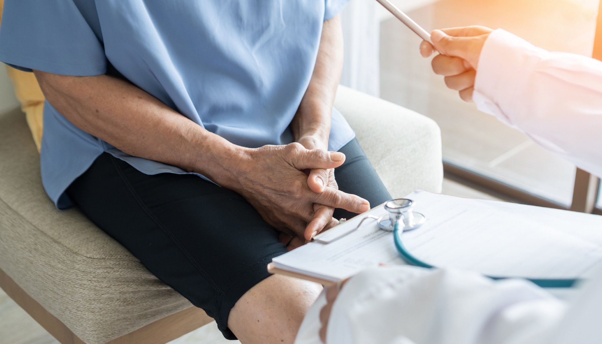 2024年上海人口老龄化_GDP傲视全国,生育率却“垫底”!外来人口占比超40%,上海的