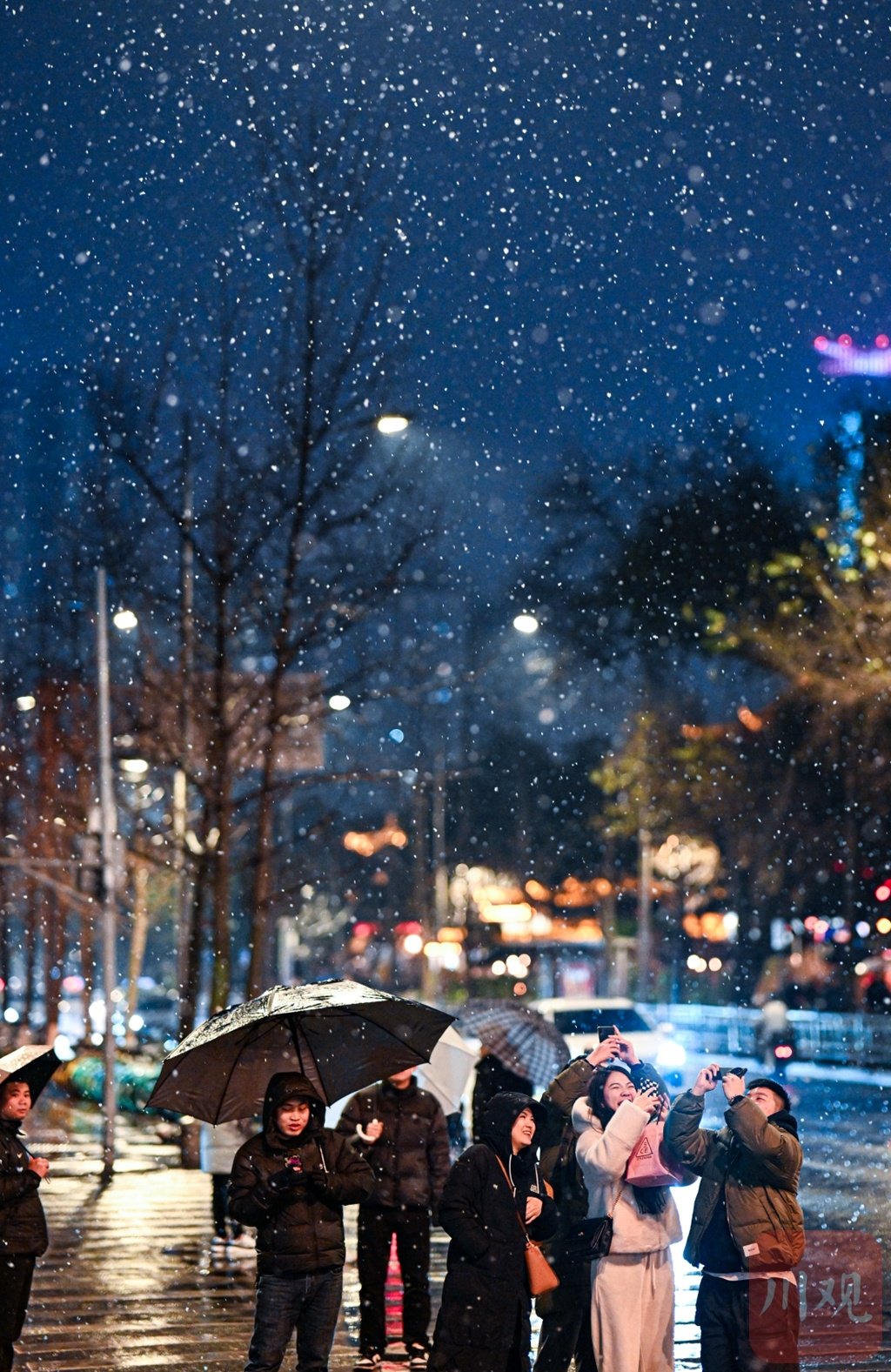 市民用手机拍摄下雪美景.&nbsp; 何海洋 摄