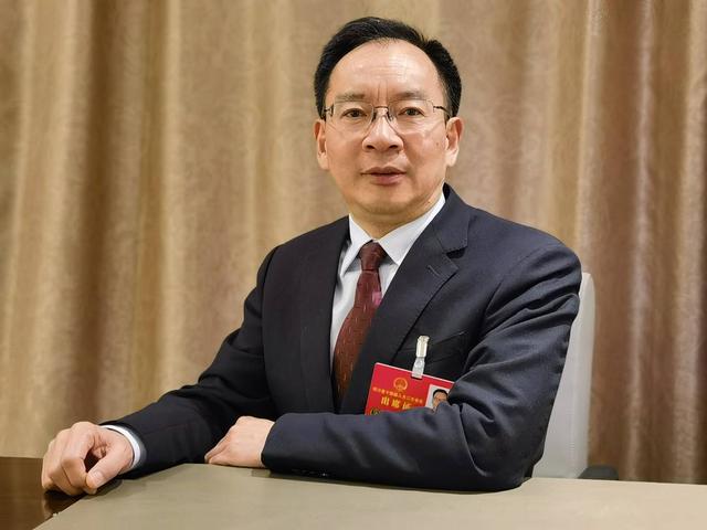 股份有限公司销售部大区经理甘立全四川省人大代表,民盟省委会副主委