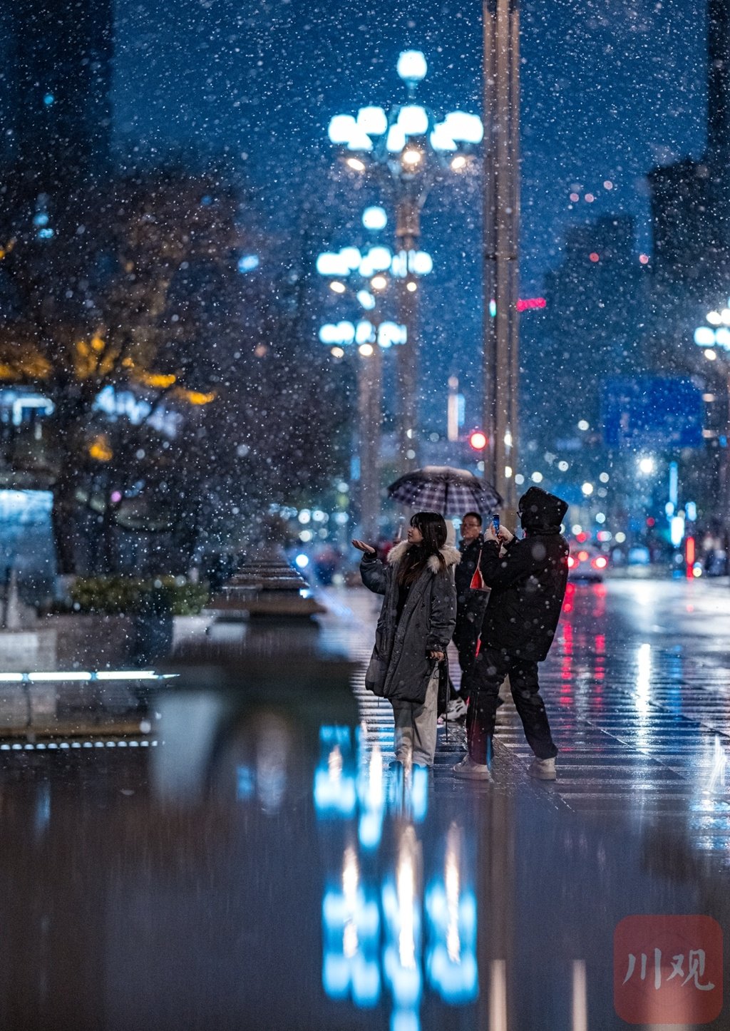 市民用手机拍摄下雪美景.&nbsp; 何海洋 摄