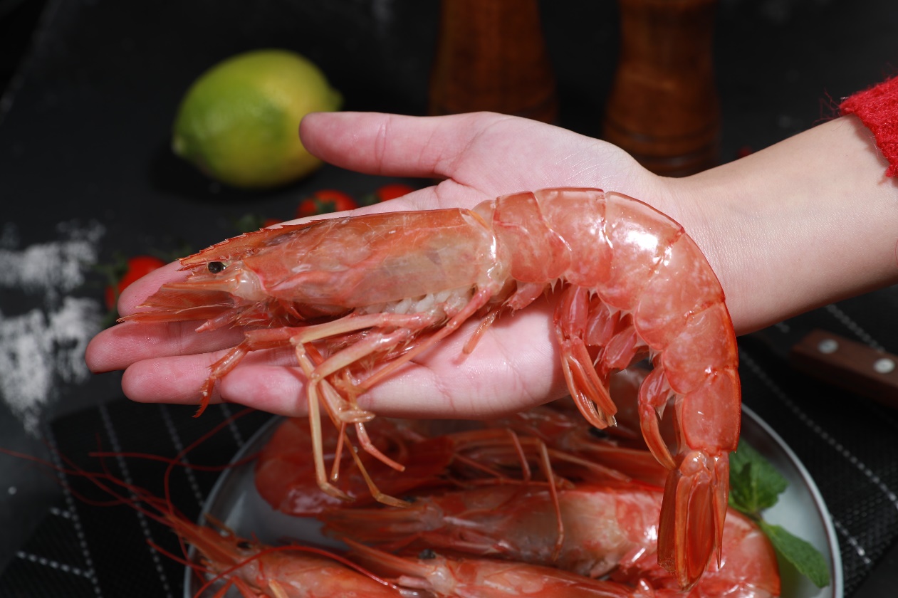 在店铺畅销的阿根廷红虾 受访者供图