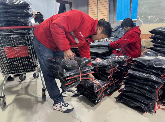 年货节开启服装之城订单暴涨快递如何护航春节旺季