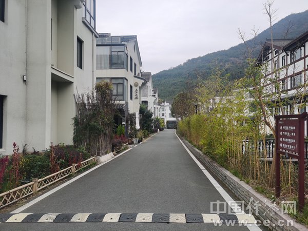浙江省台州市天台县赤城街道塔后村街景(中国经济网记者 武晓娟/摄)