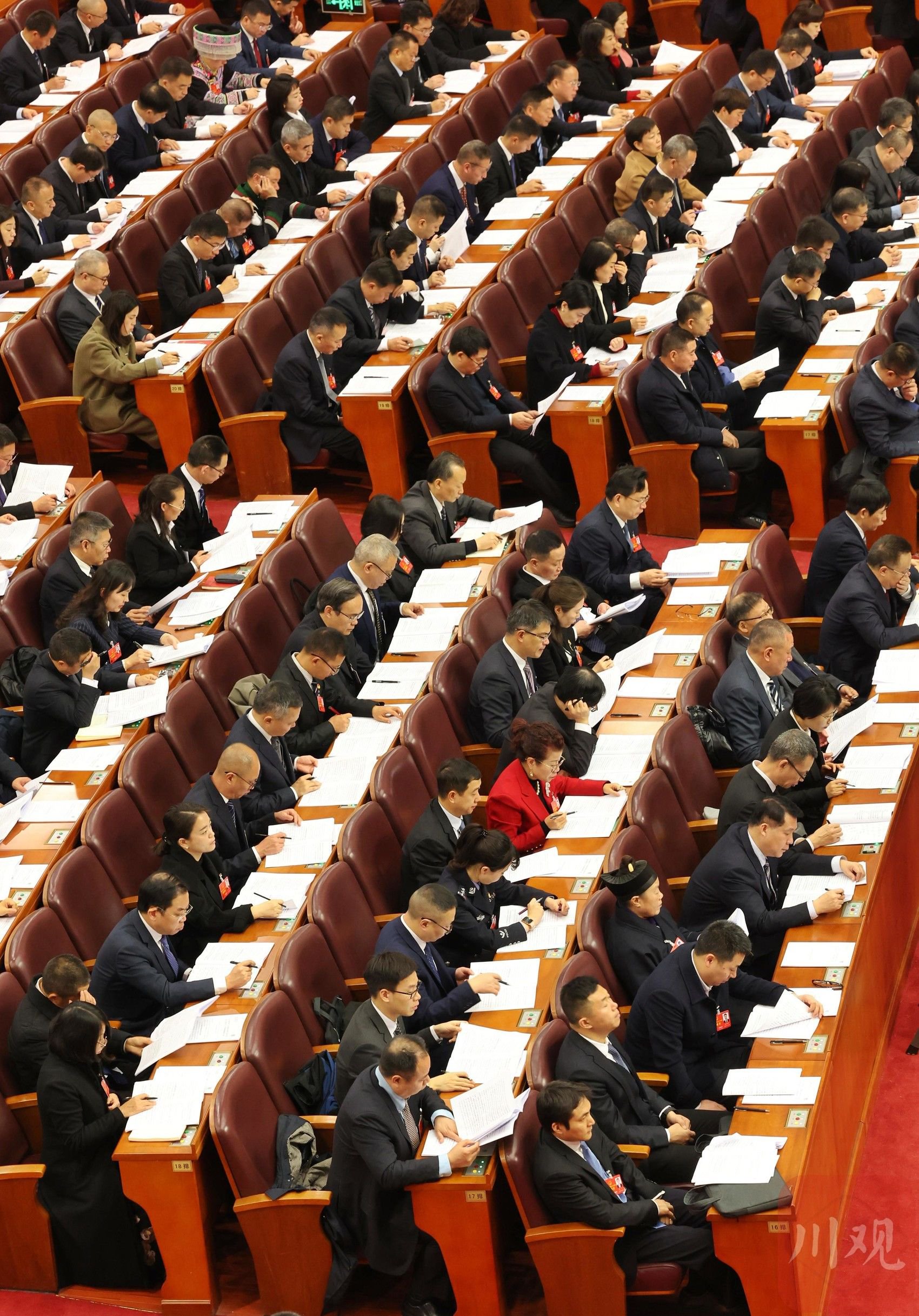 镜观两会④丨牢记嘱托闯新路 感恩奋进开新局——省十四届人大二次