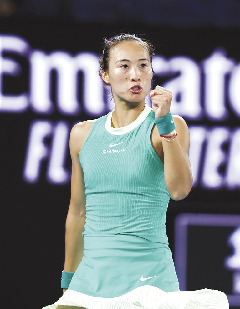 郑钦文庆祝得分 新华社记者 马平 摄兰州晚报讯 网球四大满贯赛中