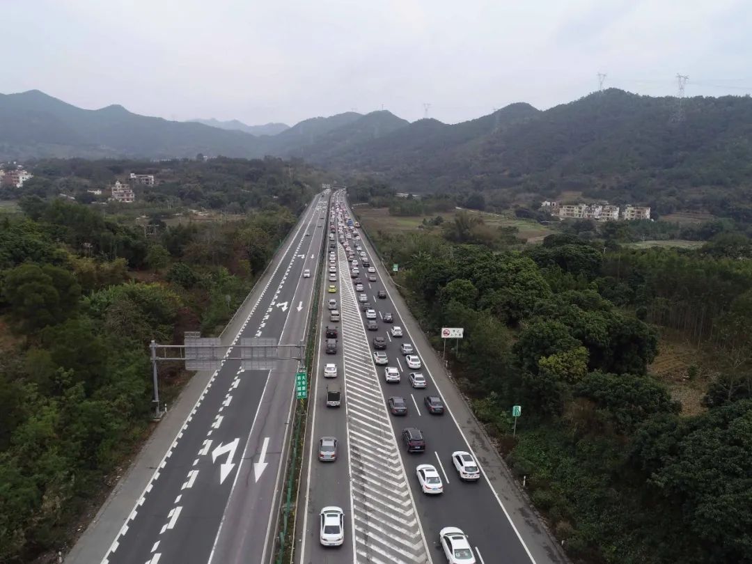 云梧高速春运车流量预计达881万辆|高速_新浪财经_新浪网